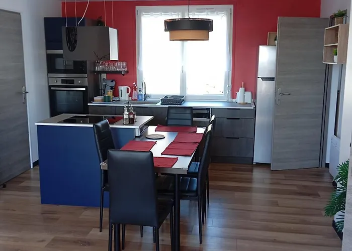 T3, 2 Chambres Avec Parking Prive
