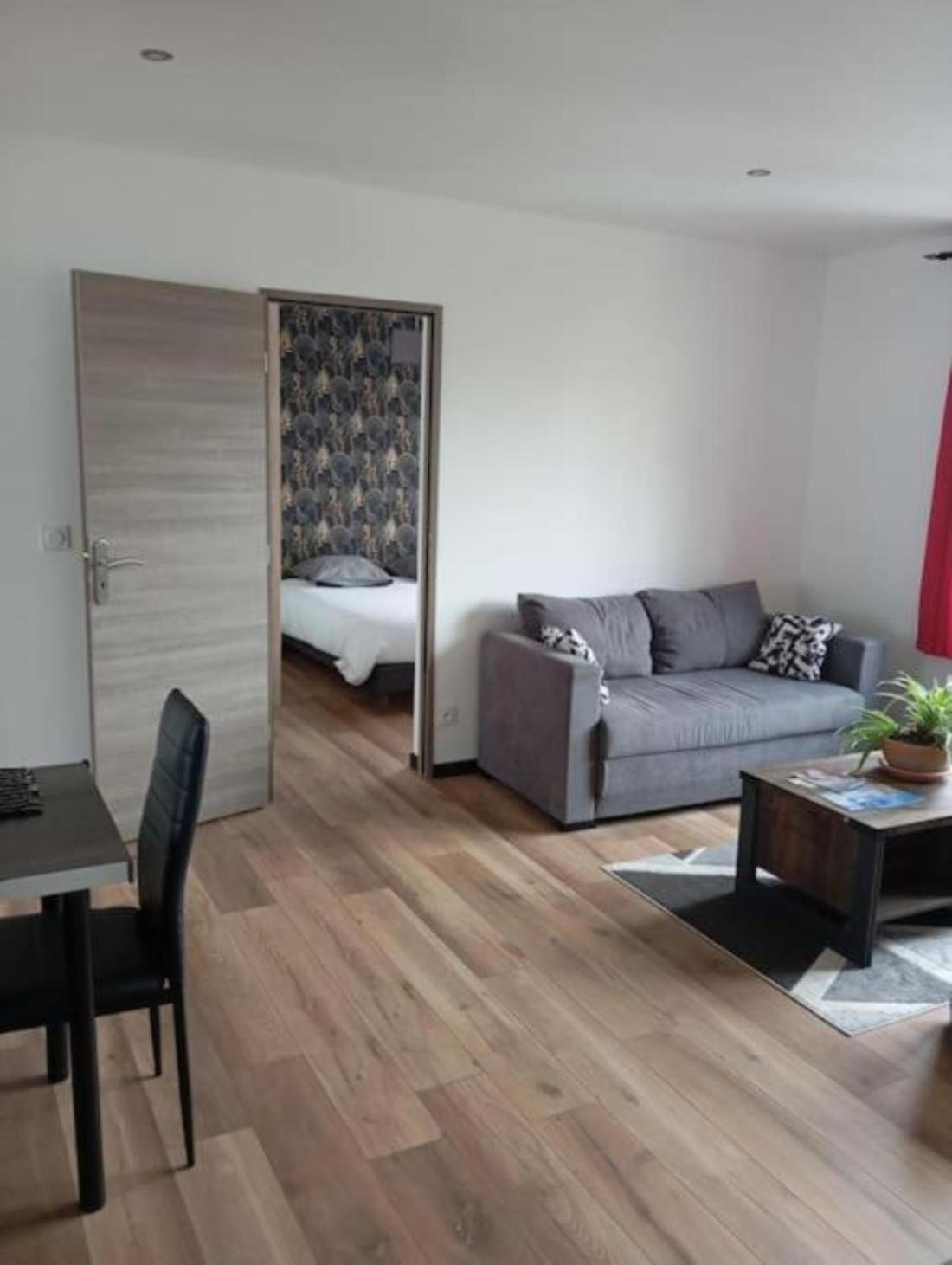 Appartement T3, 2 Avec Parking Prive *