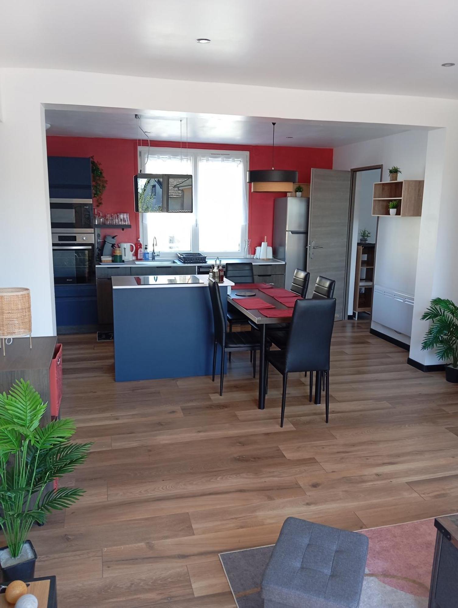 Appartement T3, 2 Avec Parking Prive Aurillac